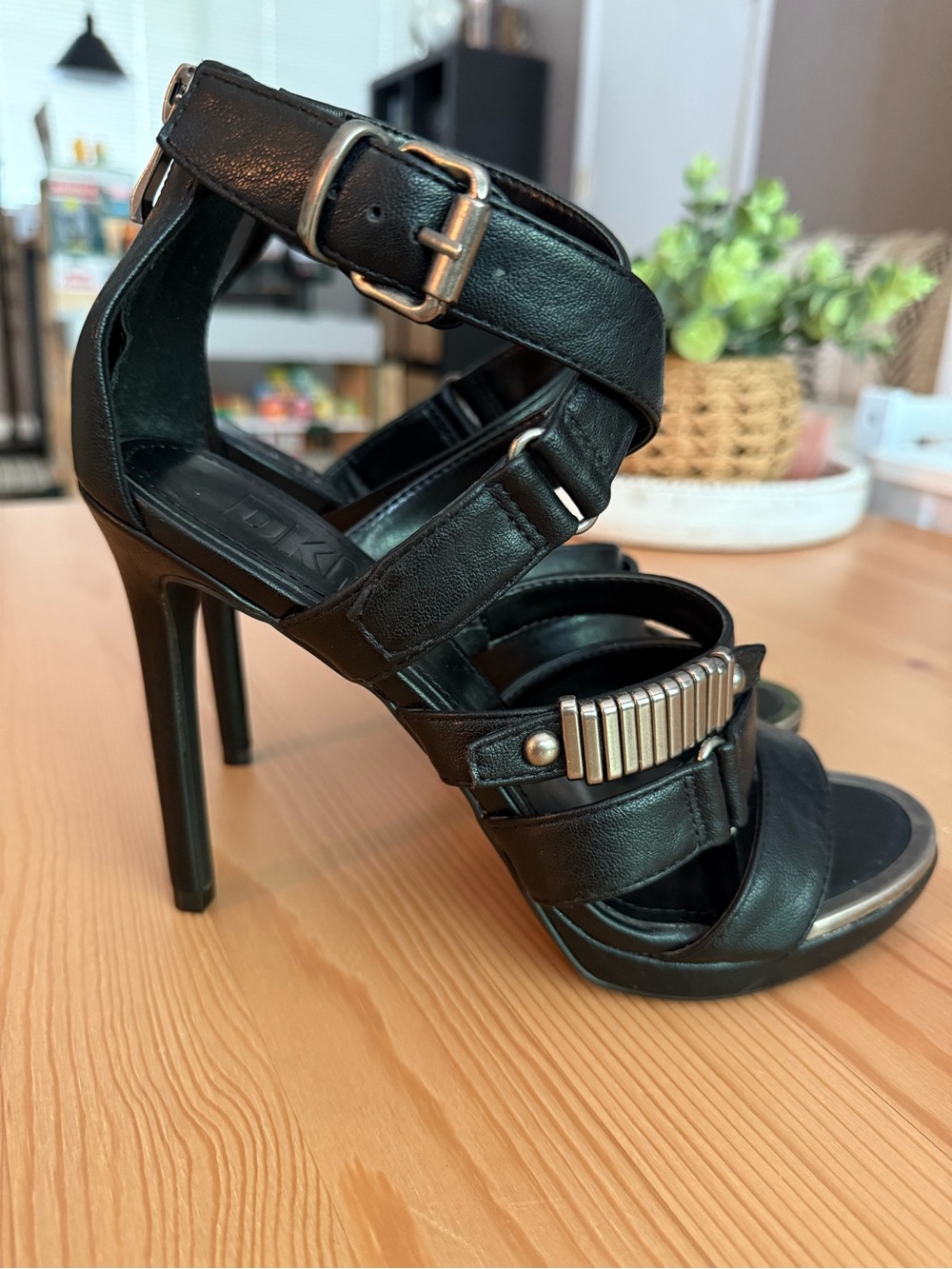 DKNY Black heels sz 7.5